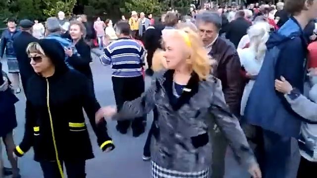Танцы На Приморском Бульваре - Севастополь - 01.10.17 - Певец Сергей Соков смотреть онлайн
