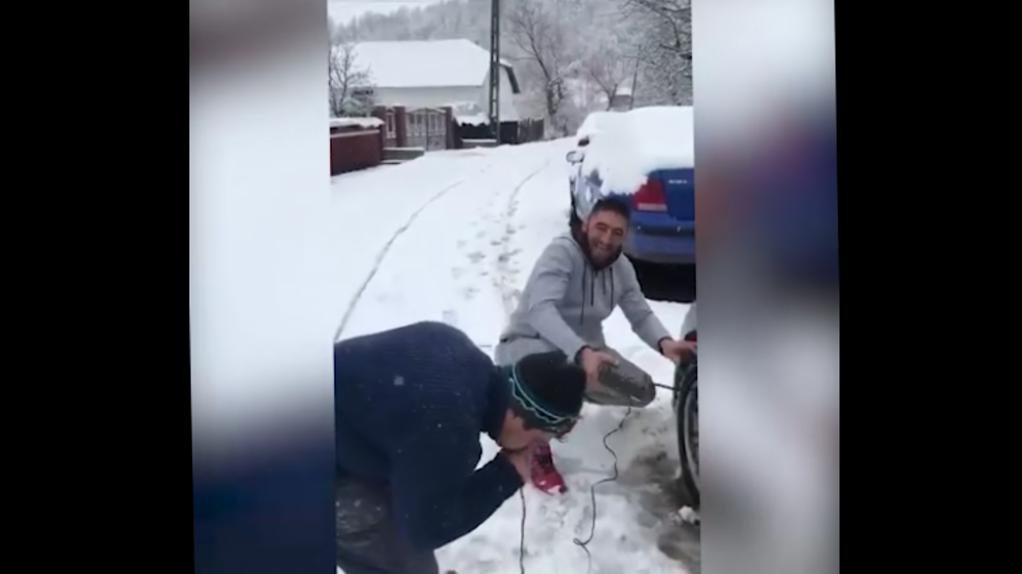 Как подкачать колеса через электрический провод смотреть онлайн