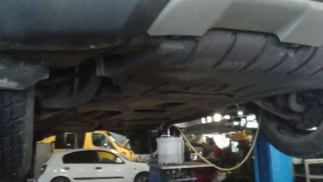 Замена тормозной жидкости BMW X6 смотреть онлайн