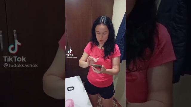 #VINES МУЖ МНОГО ПЛАКАЛ В ДЕТСТВЕ???/ПОДБОРКА ПРИКОЛОВ/ЧАСТЬ 52✅ #ludoksashok #людасаша #тикток смотреть онлайн