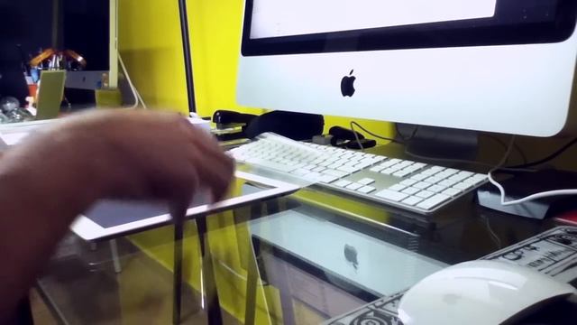 Unboxing New iPad e Smart Case - PT-BR смотреть онлайн