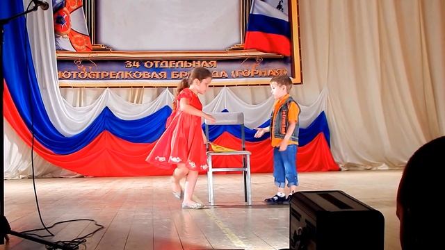 Танец "Девочки фабричные" исп. Рябов Савелий и Самохина Анастасия смотреть онлайн