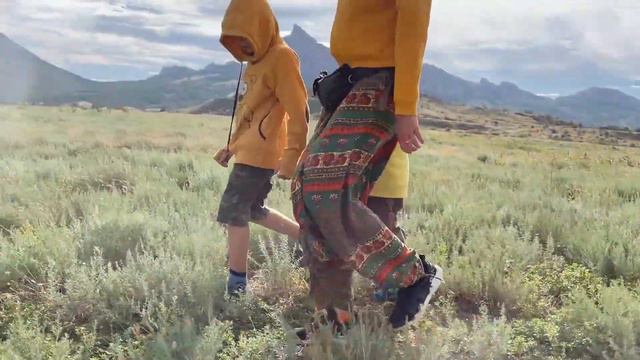 ipostasiya - Люди в желтых худи (OFFICIAL VIDEO) смотреть онлайн