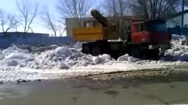 Трактор Уборка снега смотреть онлайн