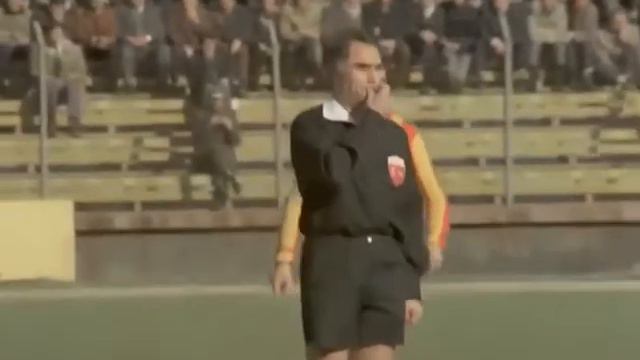 Sev Kardeşim Filminden ...Galatasaray :1-Samsunspor :0-Gökmen Özdenak-19 Mart 1972