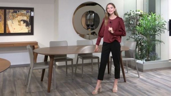 Dining table with a timeless design | Discover Leander