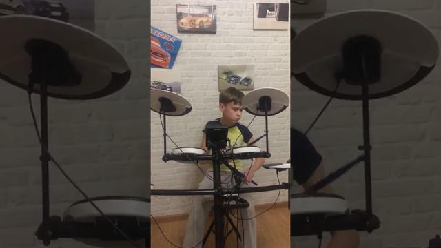 Я и моя первая барабанная установка. смотреть онлайн