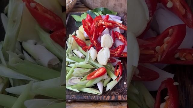 Yummy Tom yum shrimp cook with country style - Chef Seyhak смотреть онлайн