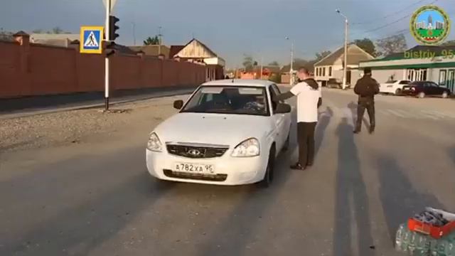 Всем кто встретил ифтар в пути раздали воду и финики смотреть онлайн