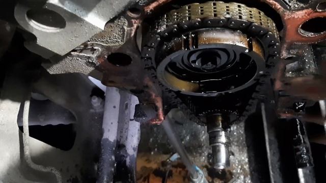 Замена передней крышки масляного насоса двигателя Chrysler Grand Voyager 3.3 литра EGA смотреть онлайн