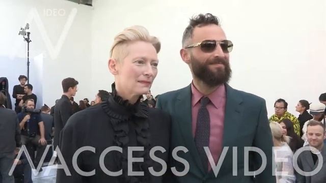 Tilda Swinton, Sandro Kopp, Lou Doillon and more at Haider Ackermann Fashion Show смотреть онлайн
