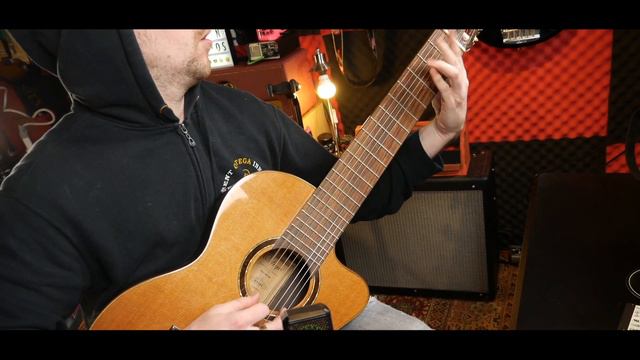 10 seconds of shredding on a 8 string nylon guitar! смотреть онлайн