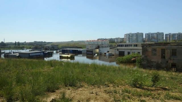 АТП вода стоит. Снос ворошиловского моста приостановлен. Керчь.19 июня 2021. смотреть онлайн