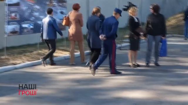 На пожарных учениях экс-главный МЧСник страны бросил окурок в траву смотреть онлайн