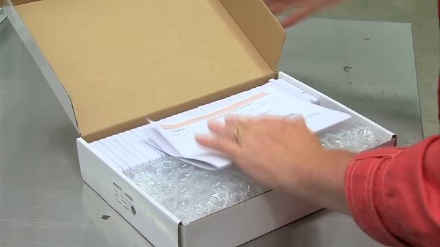 CoolPac video - Cold chain monitoring, Temperature data loggers & insulated shippers смотреть онлайн