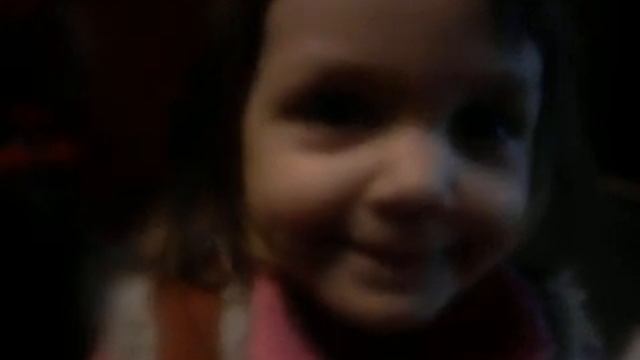 Настя тоже красит ногти!!! са-ма.... смотреть онлайн