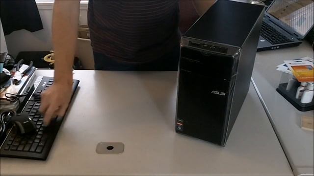 ASUS CM1730 Desktop Quick Unboxing.... смотреть онлайн
