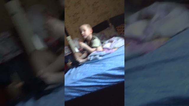 Прикол !!!ест козявки !!!угар !!!!умора смотреть онлайн