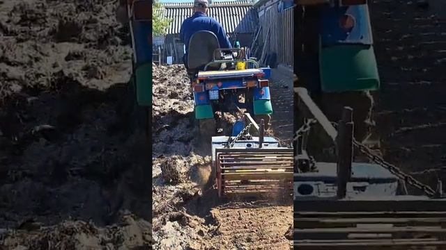 МОТОБЛОК МТЗ БЕЛАРУС, вспашка фрезами #мотоблок #вспашка #фреза #2023 #обзор #сезон #фрезеровка #10 смотреть онлайн