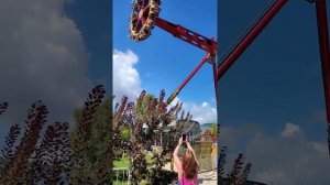 Сочи-парк, аттракцион "вечный двигатель"