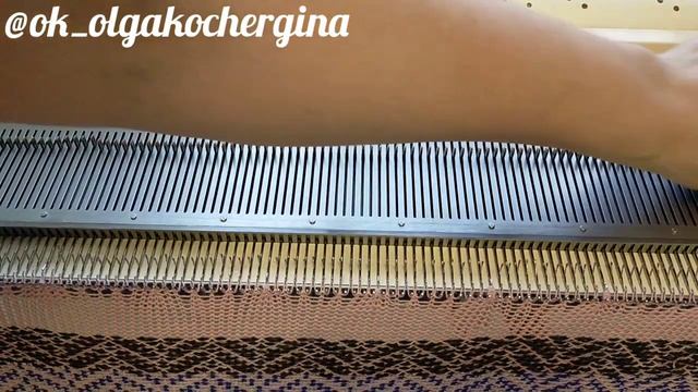 Ажур на вязальной машине Brother Kh 811.