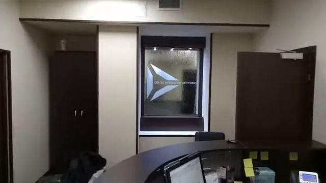Водопад по стеклу в офис от ООО "Аква-Дрим" смотреть онлайн