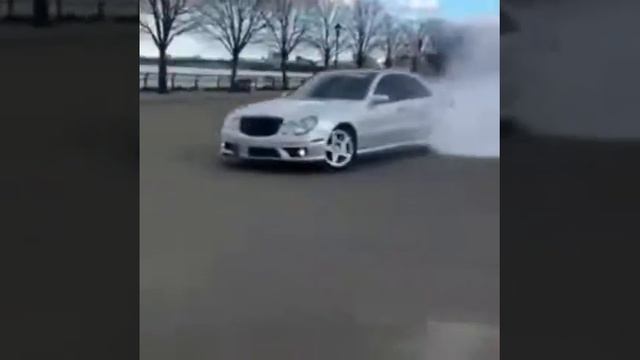 Mersedes benz w211 e5.5 kompresor смотреть онлайн