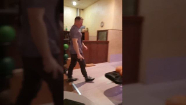 боулинг смотреть онлайн
