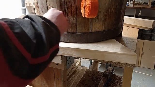 Журнальный столик . Часть 3 . Стол из бочки смотреть онлайн