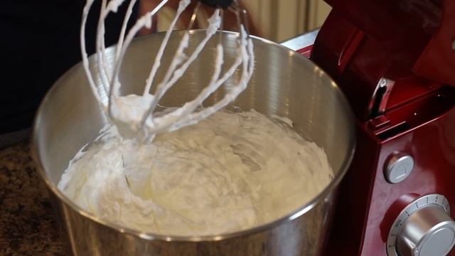 КАПКЕЙКИ С ЯГОДНОЙ НАЧИНКОЙ. Очень просто, но так вкусно и красиво! смотреть онлайн