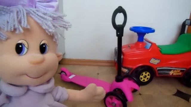 Самокат и машинка толкатель смотреть онлайн