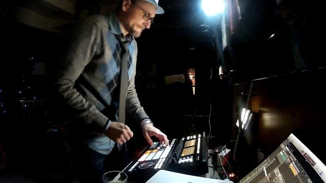 Speaker - LIVE For NI Maschine Studio 31.12.2015