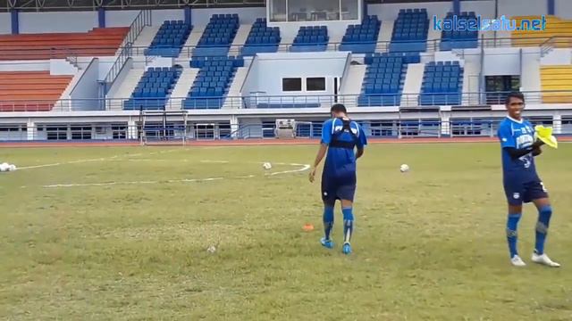 Beni Okto Penyerang Anyar Barito смотреть онлайн