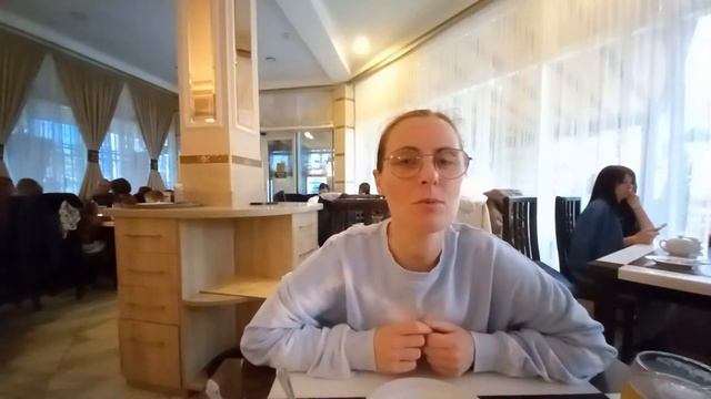 ЛЕГЕНДАРНОЕ КАФЕ БЕЛЫЕ НОЧИ / СОЧИ 2022 / КУШАЕМ ХИНКАЛИ смотреть онлайн