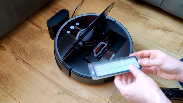 Чистка робота пылесоса Xiaomi Roborock S55 смотреть онлайн