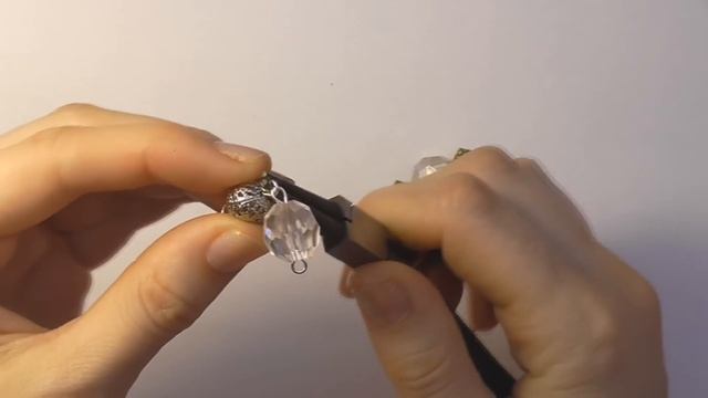 DIY Бусы своими руками. Мастер класс \ Beads video tutorial смотреть онлайн