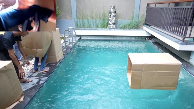 JANGAN SAMPAI SALAH DORONG KARDUS KEKOLAM RENANG! Ngakak Banget! | Mikael TubeHD смотреть онлайн
