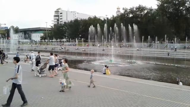 Фонтан через 10 минут после заката.