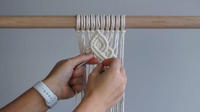 DIY Macrame Tutorial - Intermediate Pattern #2 Using Double Half Hitch Knots! смотреть онлайн