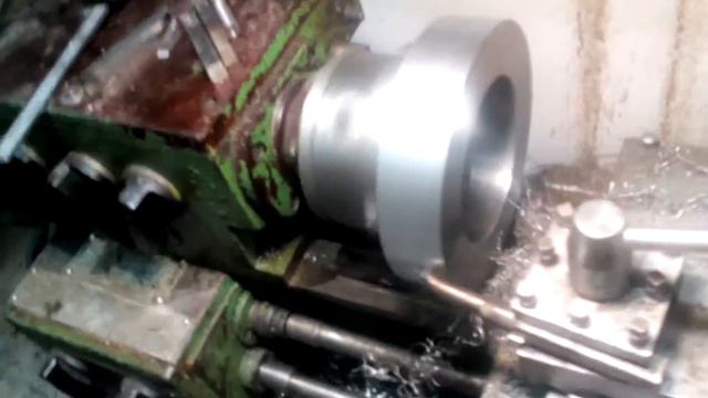 Токарная обработка болванки диаметром 185 на тв6! смотреть онлайн