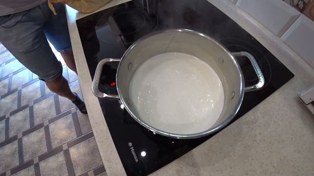 Пуэр со сгущенкой. Варка шу пуэра на молоке. Варим пуэр смотреть онлайн