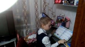 Ангелина получила ДВОЙКУ???? Школьная история ,, Плохая оценка»