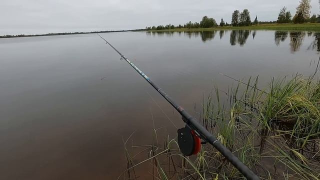 ПОПАЛИ НА ДАЛЬНЕЕ ОЗЕРО В ПЕРВЫЙ РАЗ НЕ ПЕШКОМ)! РЫБАЛКА В НЕ КЛЁВЫЙ ДЕНЬ) НА ЯМАЛЕ ЧУДНОЙ ОСЕНЬЮ! смотреть онлайн