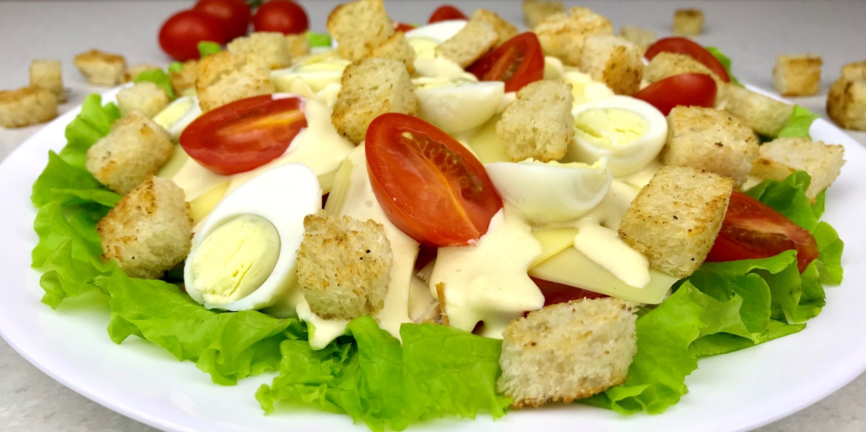 Салат Цезарь с курицей - праздничный и вкусный.mp4 смотреть онлайн