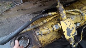 Удаление воздуха из цилиндров подъёма стрелы и выдвижения