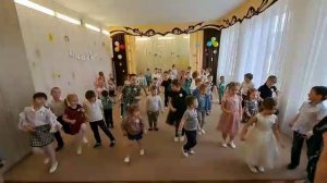 Флешмоб «Мы маленькие звёзды» подготовительная и младшая группы ДОУ