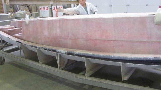 "Верфь VELVETTE MARINE". Казань 2016 . Из матрицы достают готовый корпус. смотреть онлайн