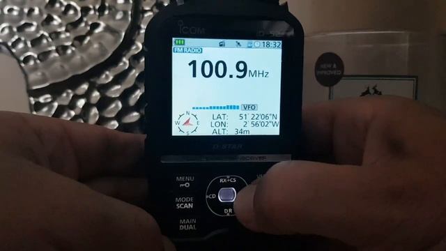 ICOM ID-52 Broadcast Radio смотреть онлайн