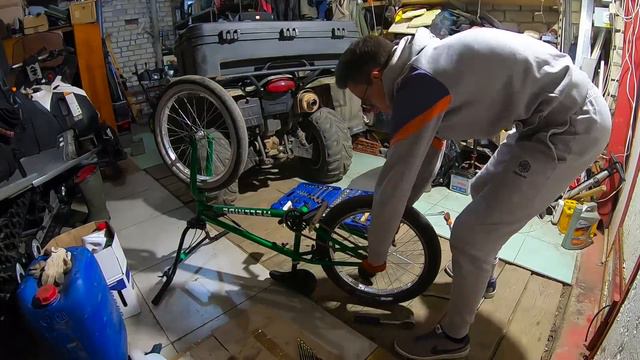 ПОКУПКА НОВОГО BMX. КЕДЫ ЗА 400 РУБЛЕЙ. BMX ТРЮКИ смотреть онлайн