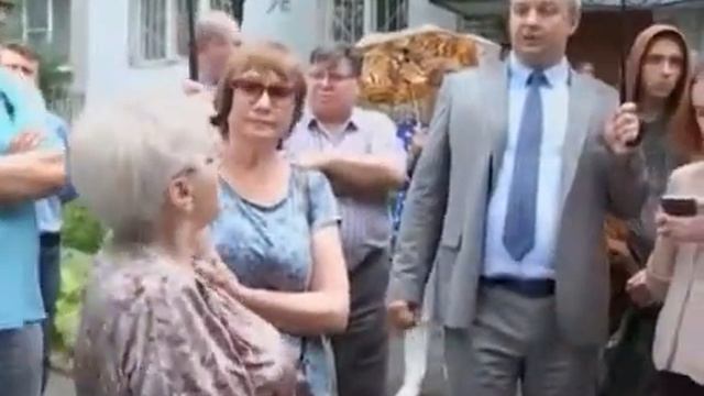 Владимир Слепцов проверил двор на Ушакова смотреть онлайн